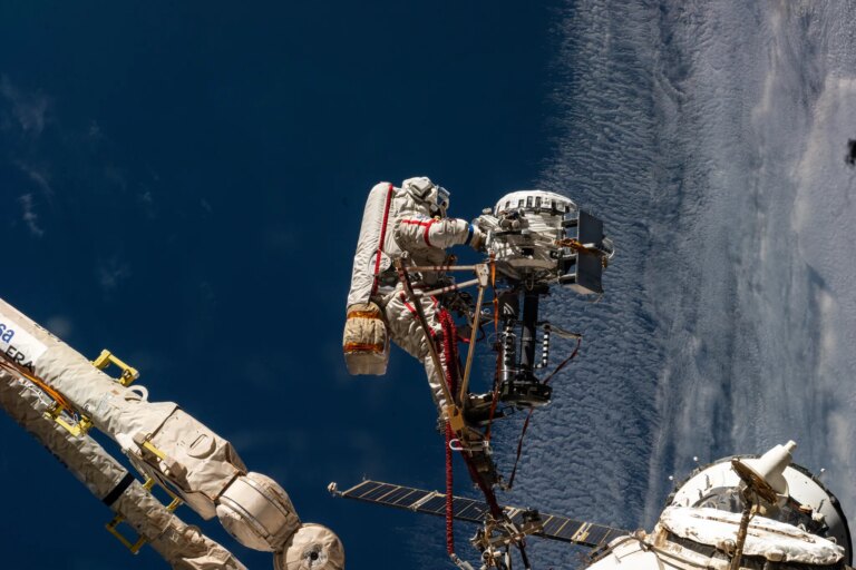 NASA define cobertura para caminhada espacial em Roscosmos fora da estação espacial