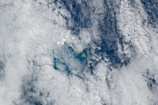 Nova erupção no Mar de Bismarck