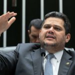 Novamente acuado, Congresso abre guerra ao Executivo às custas da República