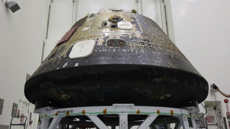 O casco carbonizado da foto Orion do Artemis 2 do dia em 8 de maio de 2026