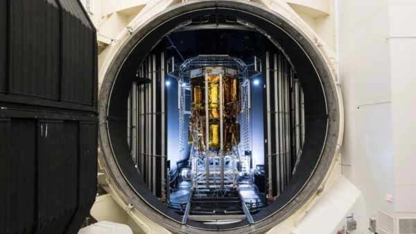 O módulo lunar se prepara para a foto da superfície lunar do dia em 6 de maio de 2026