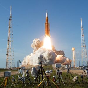 Pôster do Telescópio Espacial Romano de Nancy Grace