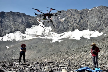 Radar drone pode ajudar espaçonaves a identificar onde perfurar água em Marte, dizem cientistas