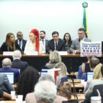 Relatório da PEC 6×1 prevê transição de um ano na redução da jornada sem corte salarial