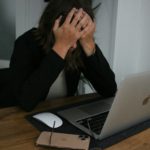 TRT2 reconhece burnout como doença ocupacional e condena banco a indenizar trabalhadora