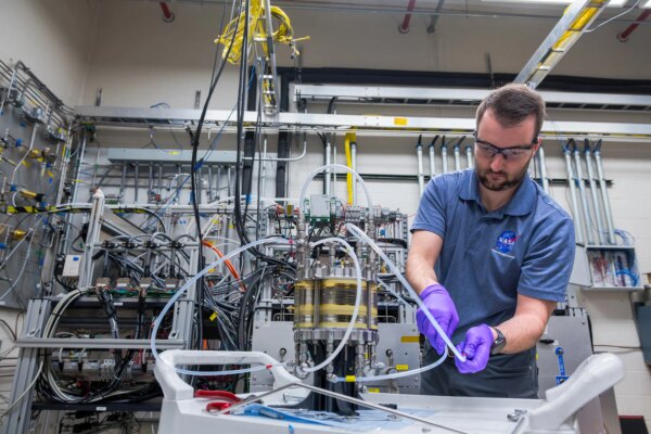 Testes de células de combustível da NASA abrem caminho para armazenamento de energia na Lua