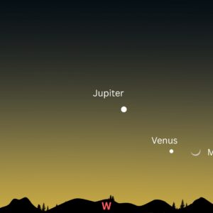Vênus e uma fina lua crescente roubam a cena após o pôr do sol em 18 de maio