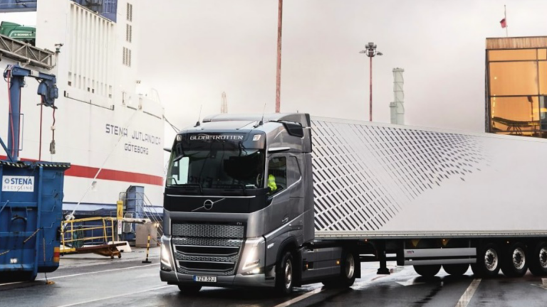 Volvo lança tecnologia de "cerca virtual" para limitar velocidade de caminhões