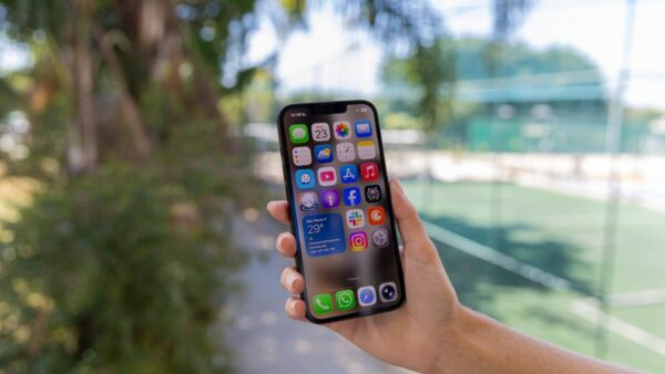 Quando o novo iOS 27 e a "Siri AI" serão lançados?