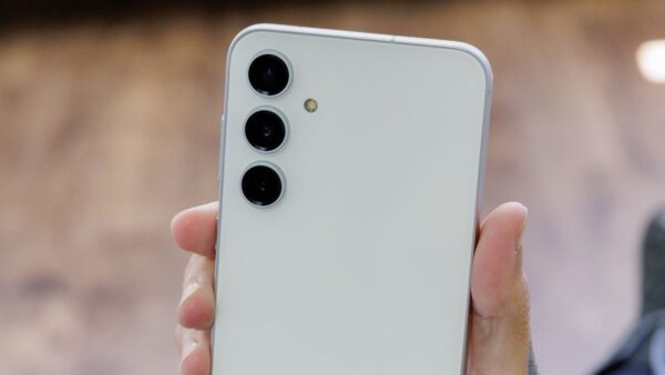 Atualização da One UI 8.5 causa defeito em celulares Galaxy S23
