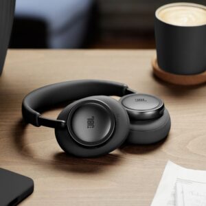 Fone JBL com bateria para 80 horas e ANC chegam ao Brasil; veja preço e recursos