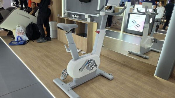 Bicicleta da Xiaomi "transfere" calorias do seu corpo para o celular