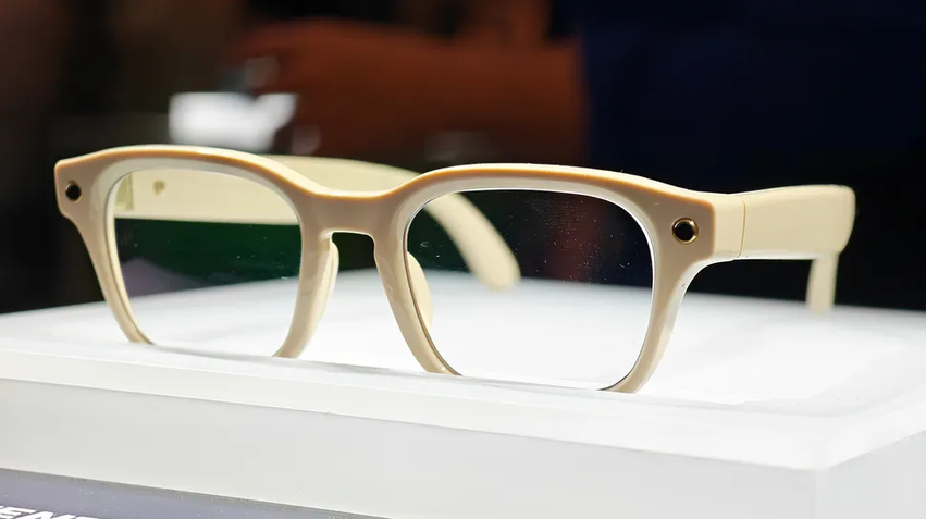 Ray-Ban Meta Kylie Jenner