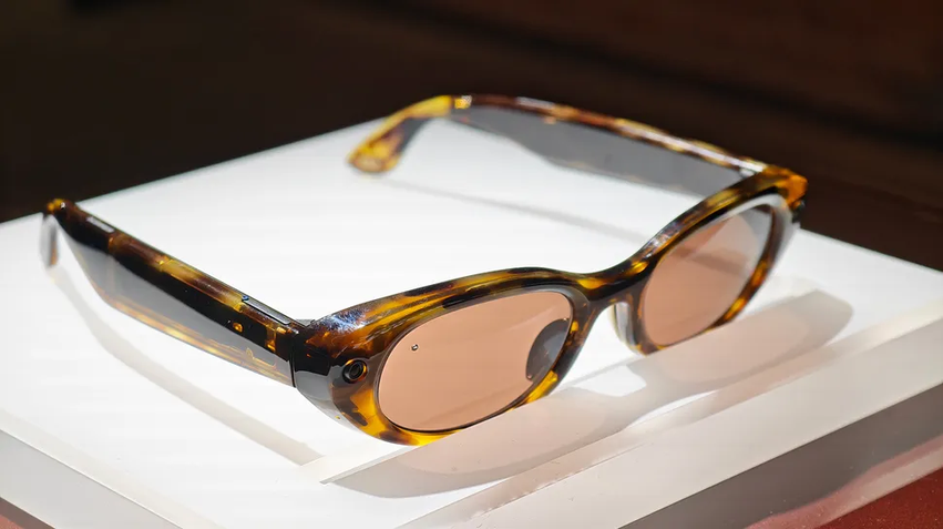 Ray-Ban Meta Kylie Jenner