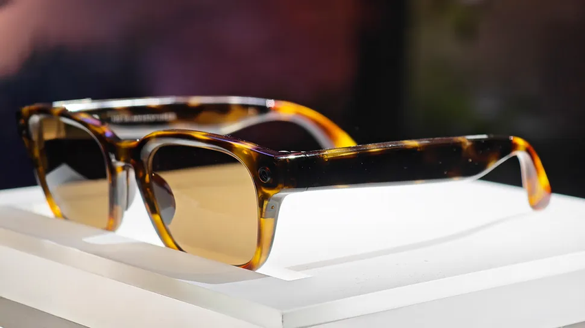 Ray-Ban Meta Kylie Jenner