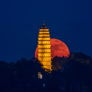 A Lua Morango de junho é diferente de qualquer outra lua cheia. Aqui está o porquê
