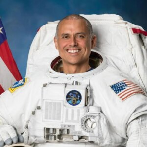 Astronauta da NASA Anil Menon disponível para entrevistas virtuais de pré-lançamento