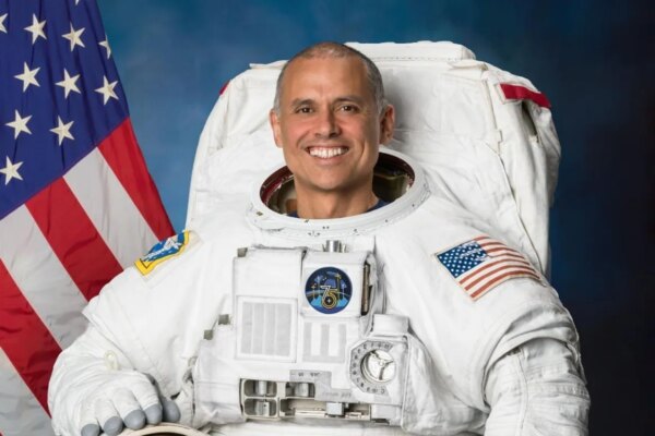 Astronauta da NASA Anil Menon disponível para entrevistas virtuais de pré-lançamento
