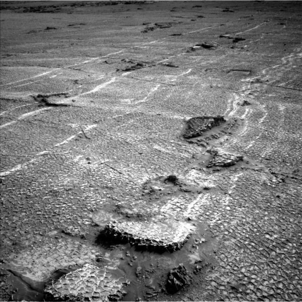 Curiosity Blog, Sols 4927–4933: Vamos dirigir para aquela área lisa - NASA Science