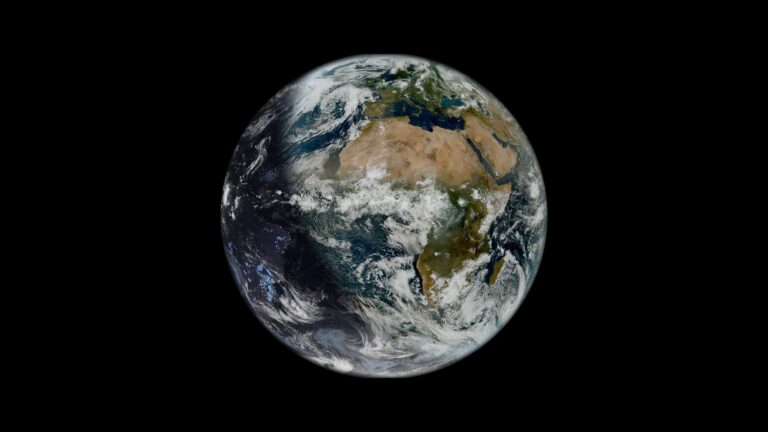 Foto do solstício de verão visto do espaço do dia 25 de junho de 2026
