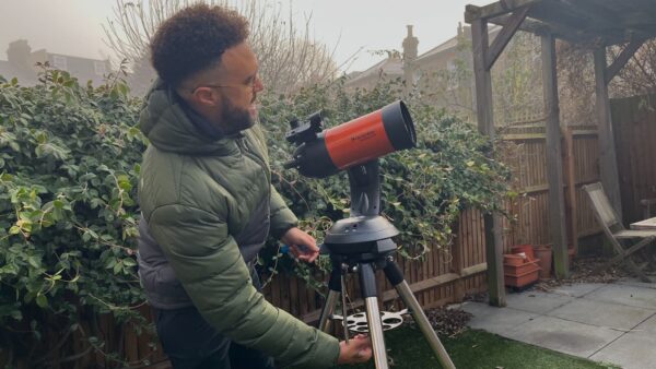 O Celestron NexStar 4SE agora tem um desconto de $ 100