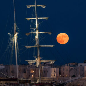 O Strawberry Moon de junho é uma delícia para os observadores do céu em todo o mundo. Aqui estão nossas fotos favoritas