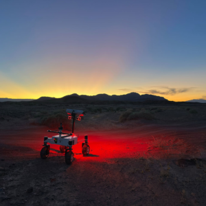 Teste de campo no deserto com protótipo de Rover avançado da NASA