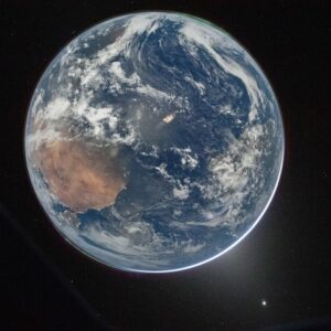 Uma Terra iluminada pela lua vista de Artemis II