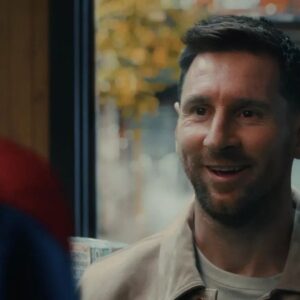 Messi "entra" para o MCU em trailer inusitado de Homem-Aranha: Um Novo Dia