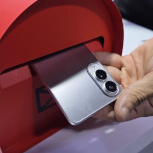 Samsung ultra fino aparece com preço no chão: S25 Edge abaixo de R$ 3.800
