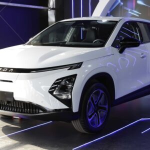 Omoda E5 ganha versão "no precinho" para desafiar BYD Dolphin