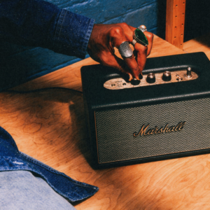 "JBL da Marshall" chega com entrada AUX e RCA por R$ 1.900; veja o que ela faz