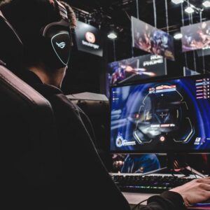 Do servidor à prancheta: Counter-Strike já exige gestão de clube de futebol