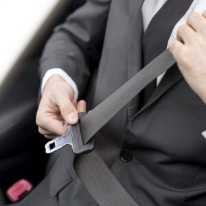 3 truques com cinto de segurança do carro que pouca gente conhece