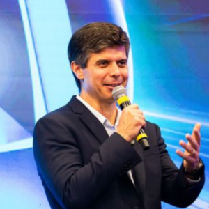 IA vai transformar a jornada de compra no varejo, diz CEO do Magalu