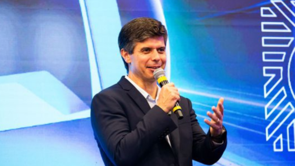 IA vai transformar a jornada de compra no varejo, diz CEO do Magalu