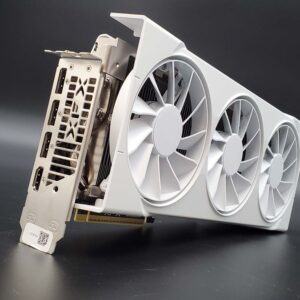 Poderosa e linda: Radeon RX 9070 branca da XFX com preço no chão no KaBuM!