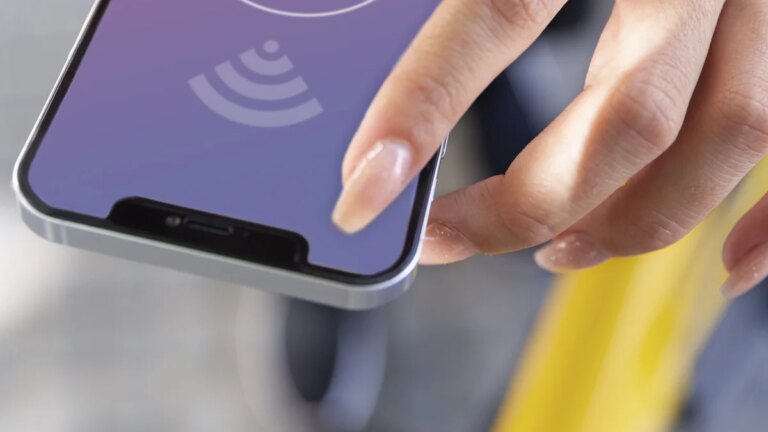 Brasil ainda tem 26 mil localidades sem sinal de celular, diz Anatel