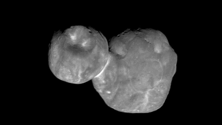 A sonda New Horizons da NASA acaba de acordar da hibernação a 6 bilhões de milhas de distância. O que está fazendo lá fora?
