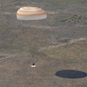 Astronauta da NASA Chris Williams e tripulantes retornam da estação espacial