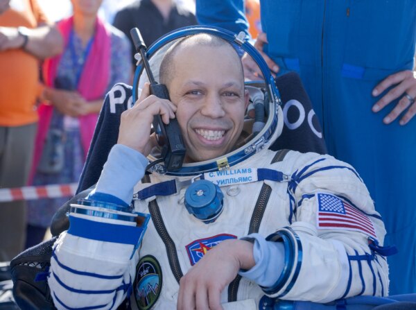 Astronauta da NASA Chris Williams retorna à Terra