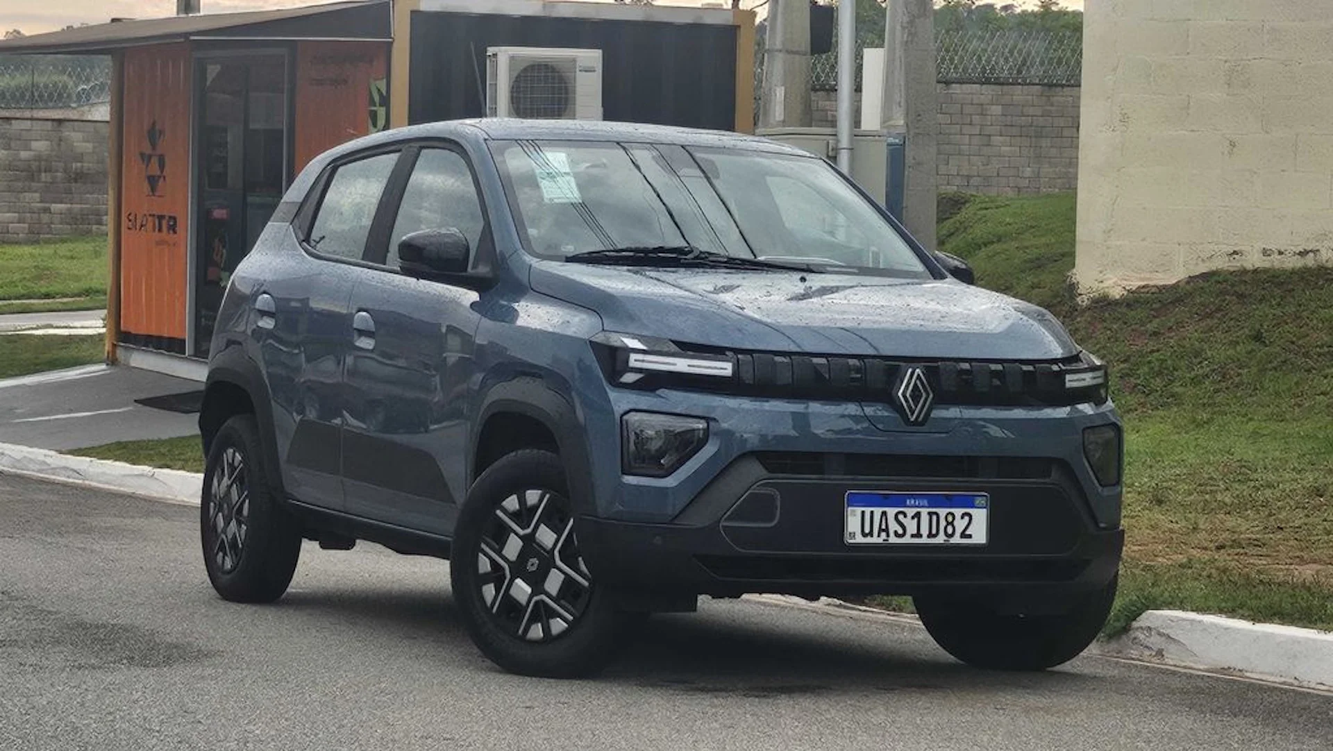 Editar informações da imagem Renault Kwid E-Tech