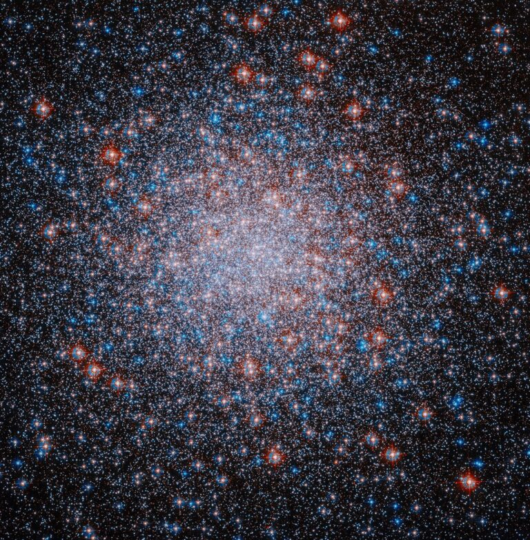 Hubble da NASA detecta cena cósmica estrelada