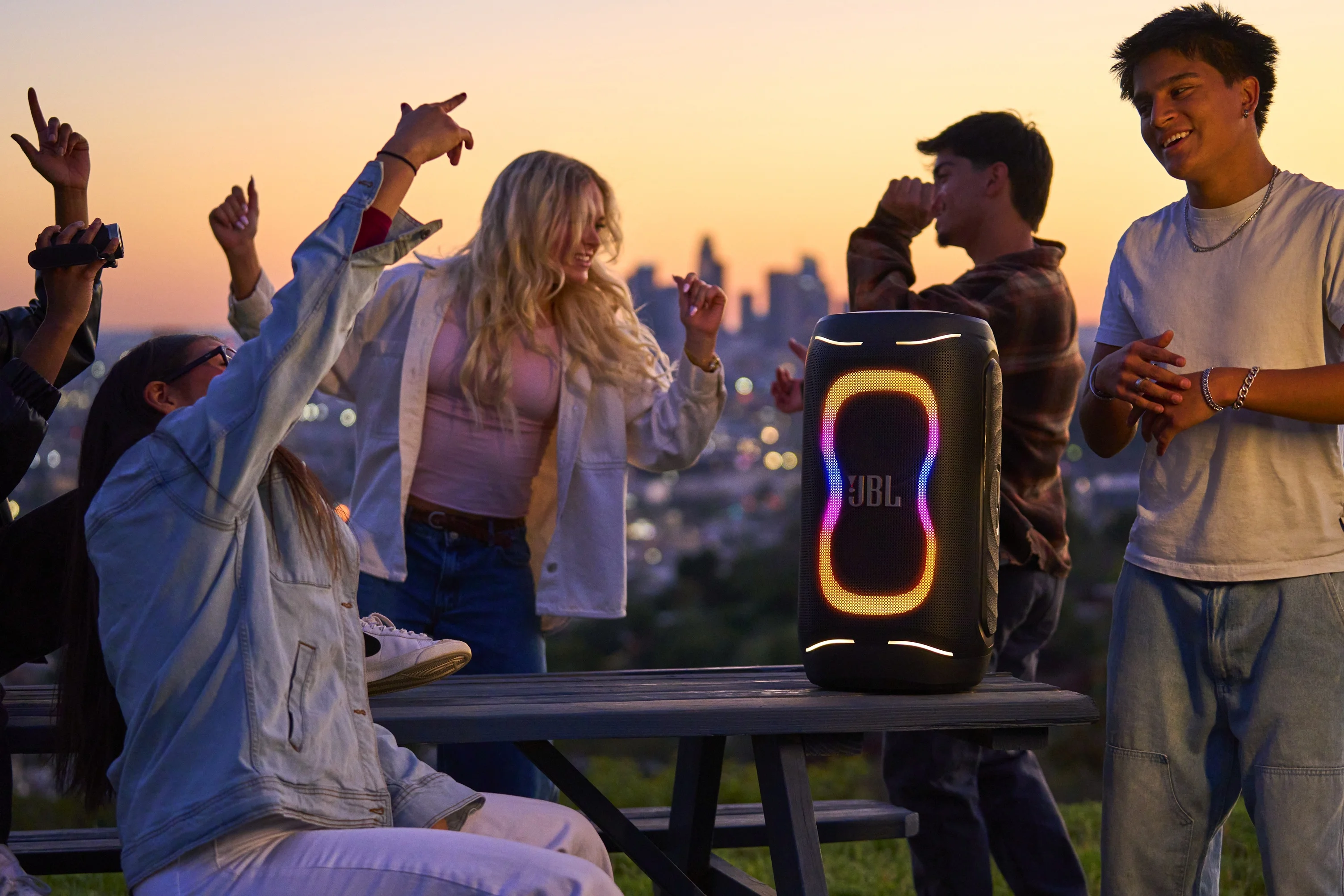 Editar informações da imagem JBL PartyBox 130
