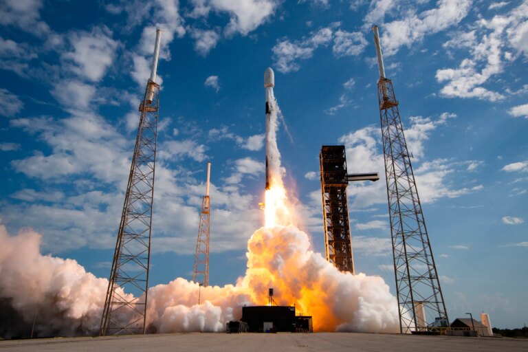 Missão de manutenção robótica é lançada com apoio da NASA