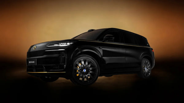Monstro híbrido: novo SUV da BYD traz emblema em ouro de 24 quilates