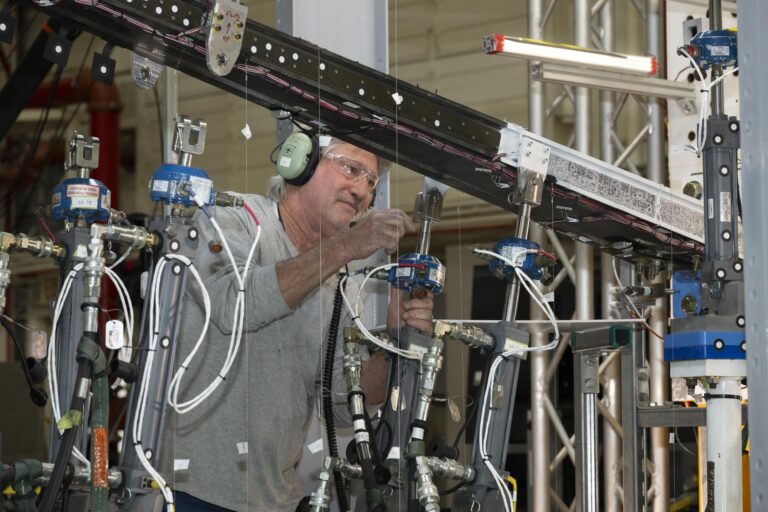 NASA impulsiona novo design de asa para encontrar limites estruturais