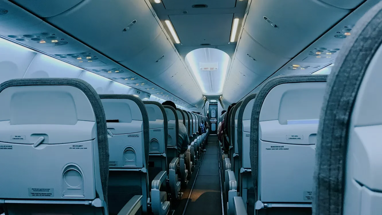 Editar informações da imagem corredor avião