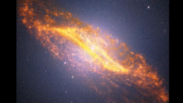 O Telescópio Espacial James Webb comemora seu 4º aniversário com uma imagem impressionante do local da queda de uma galáxia