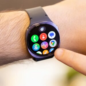 Preço de novos smartwatches da Samsung vaza dias antes do lançamento